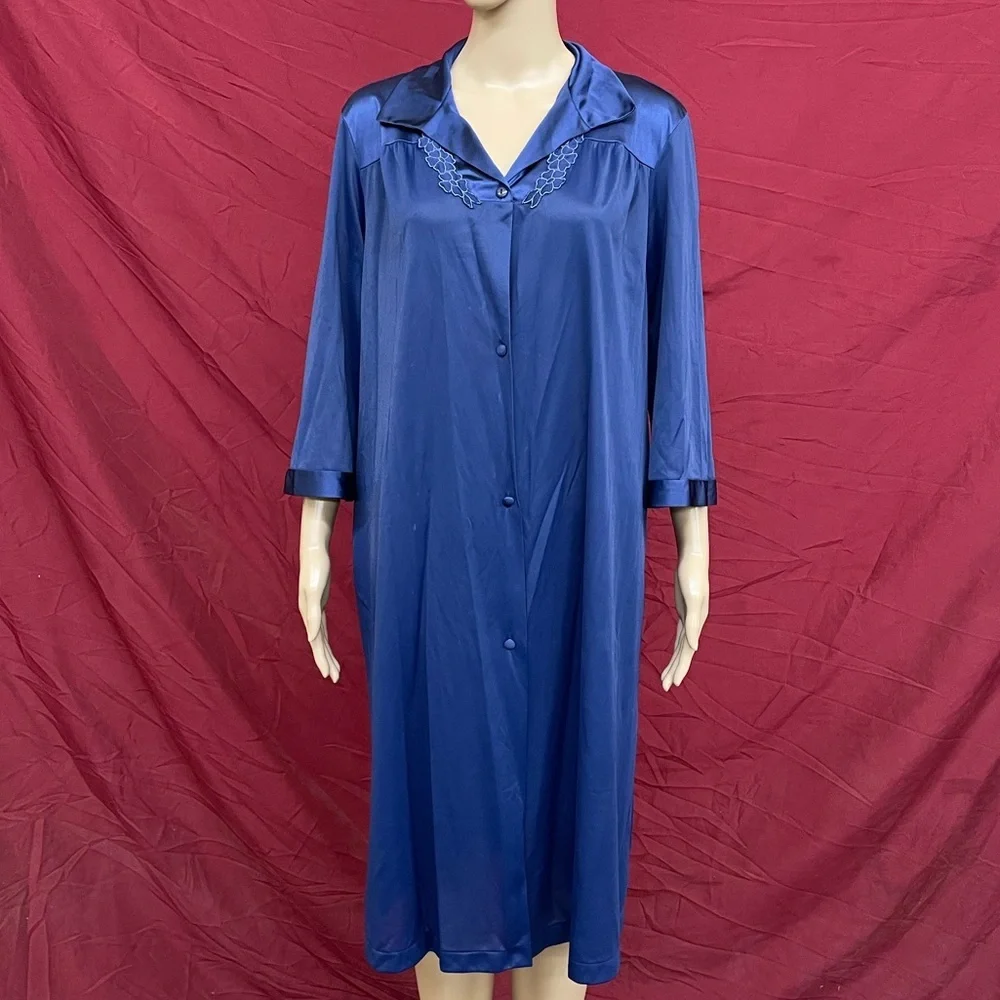 Vintage 1970’s Vanity Fair Navy applique house coat robe with pocket size medium